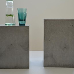 Jan Kurtz - Beton Block Beistelltisch--1