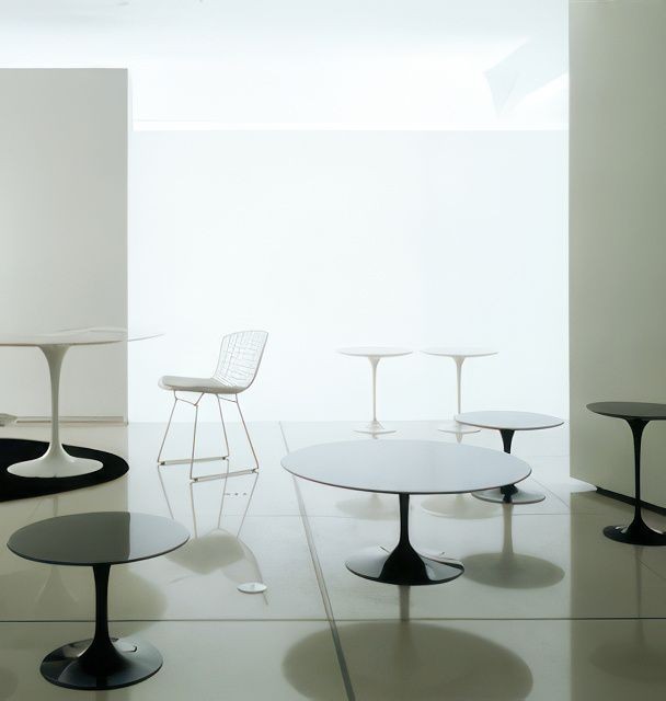 Knoll International Saarinen Side Table, Ø 51 cm--29