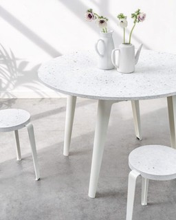 Tiptoe NEW MODERN round table – recycled plastic--10