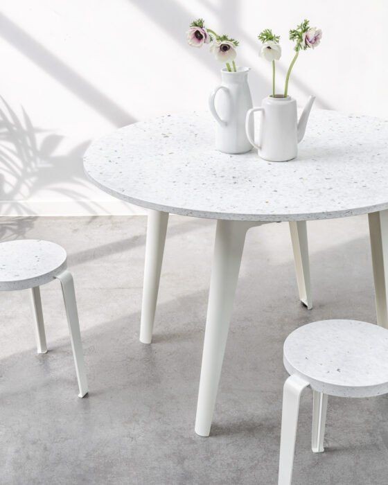 Tiptoe NEW MODERN round table – recycled plastic--10